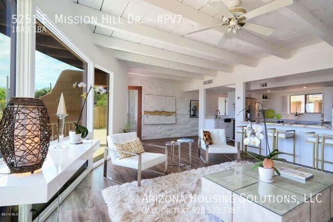 Building Photo - Palo Verde 7