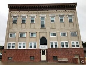 Building Photo - Courthouse View Apartments