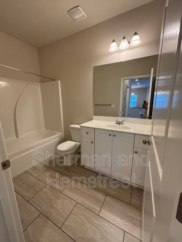 Building Photo - 905 Joiner Cir
