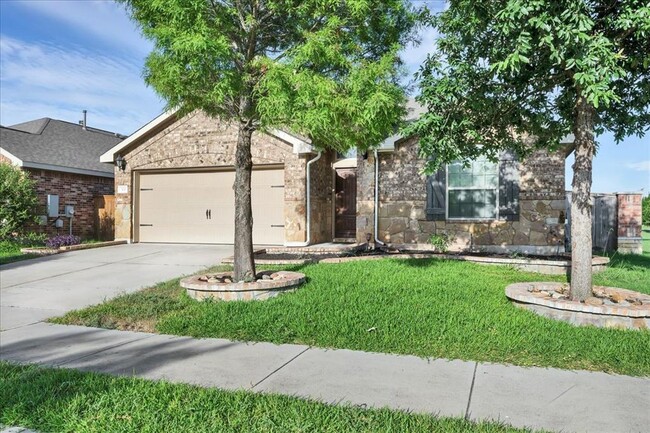 Building Photo - 300 Briar Park Dr
