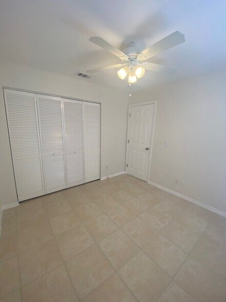 Building Photo - 1169 Lake McGregor Dr