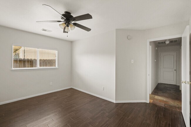 Building Photo - 5823 Creektrace Ln