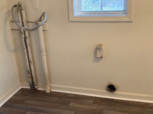 Building Photo - 8 Ridgeway Dr