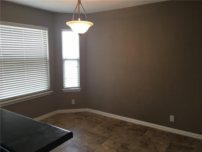 Building Photo - 312 Estate Dr