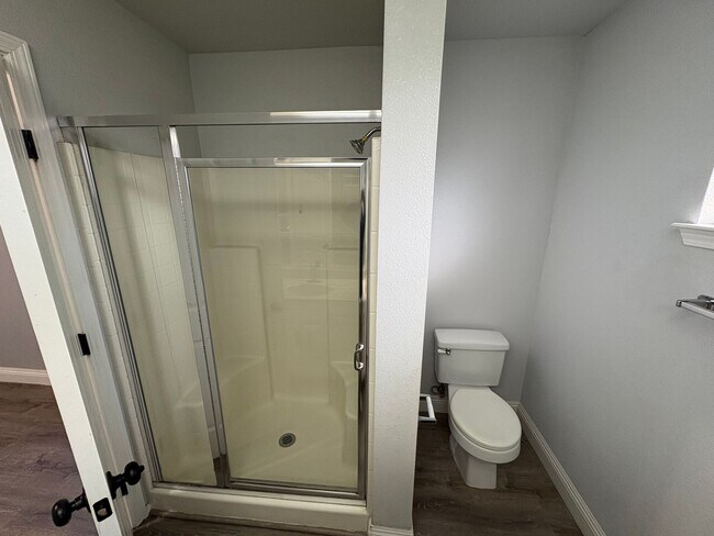 Building Photo - SE Visalia home coming soon!