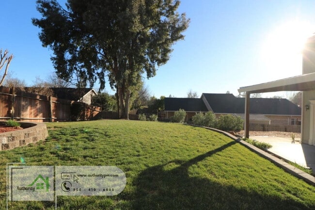 Building Photo - 251 Kamp Way