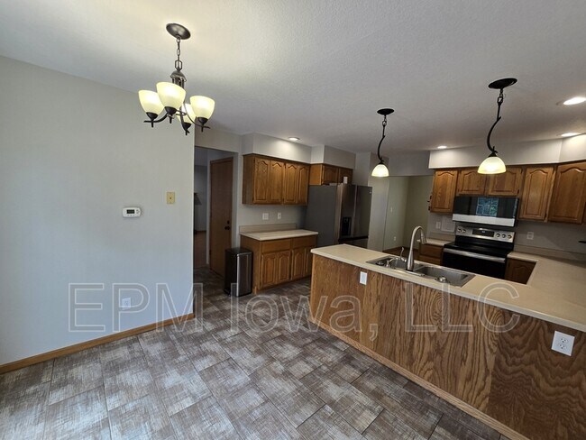 Building Photo - 4710 Donald Dr
