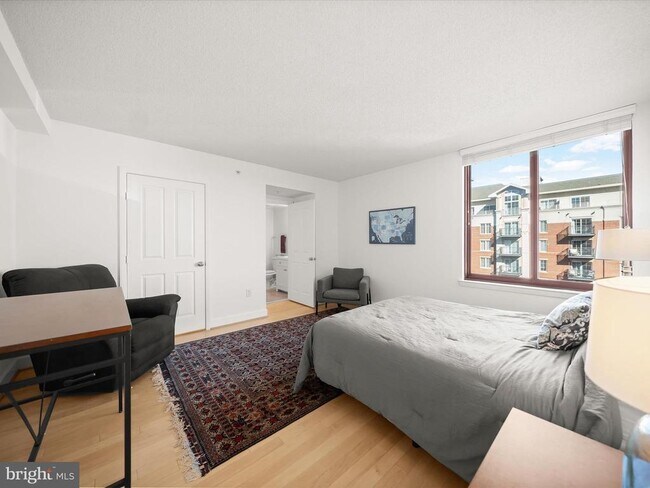 Building Photo - 1205 N Garfield St