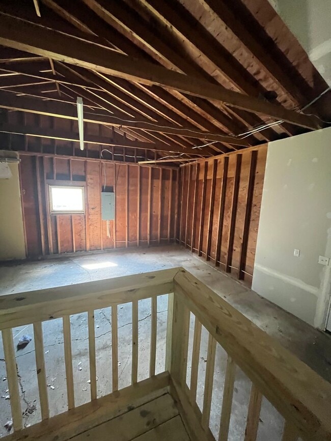 Building Photo - 41 Capri Dr