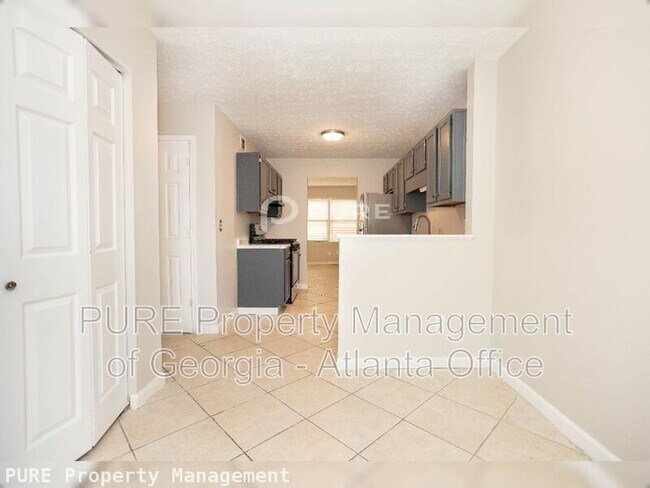 Building Photo - 7208 Crestside Dr