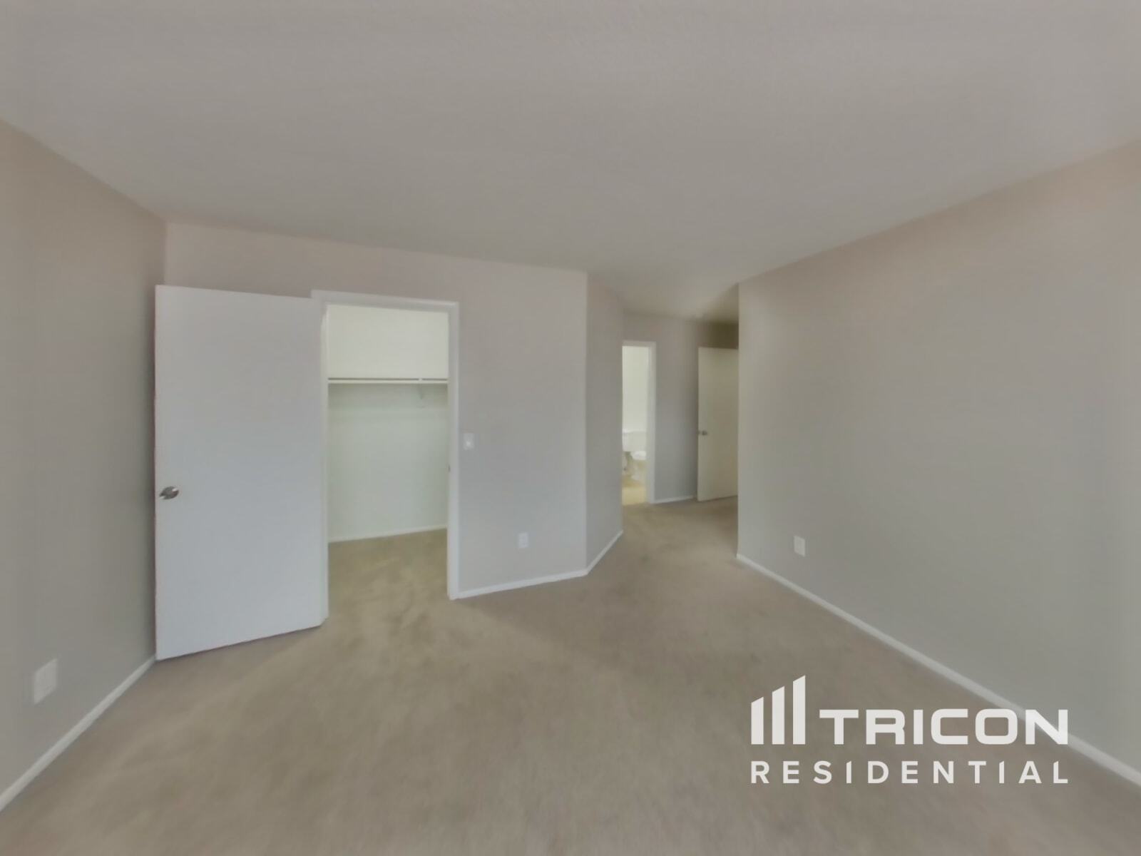 Building Photo - 8334 W Baxter Dr