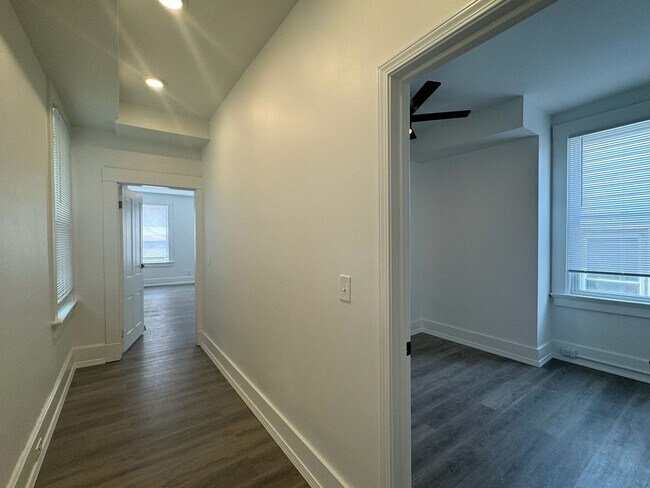 Building Photo - 7 Bed/3 Bath Mins. from UC Campus $750/pp ...