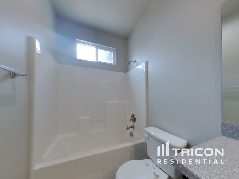Building Photo - 13725 Polk Ct