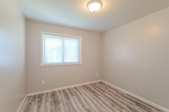 Building Photo - 139 Gibson Ave