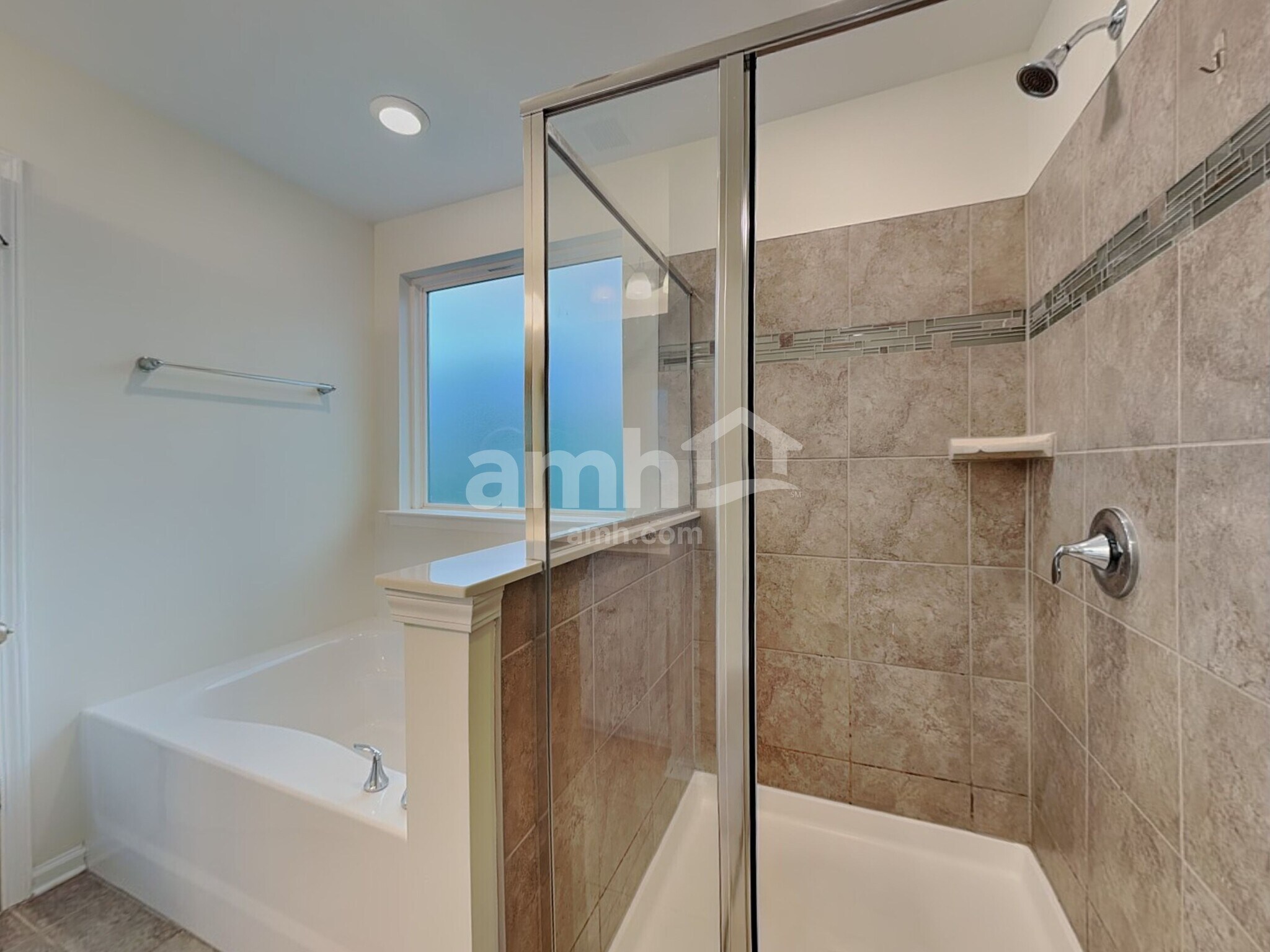 Building Photo - 154 Eden Ave