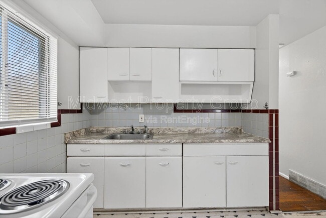 Building Photo - 5900 Sheriton Dr