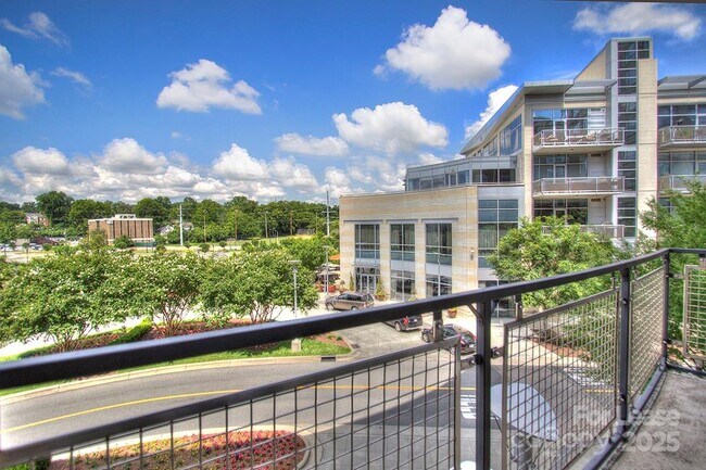 Building Photo - 1133 Metropolitan Ave