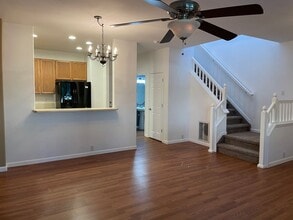 Building Photo - Cute 2bd, 2.5ba Townhome Across from Cotto...