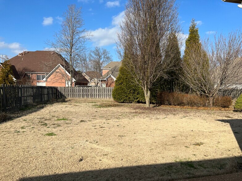 Building Photo - 17 Brooksies Pond Cv