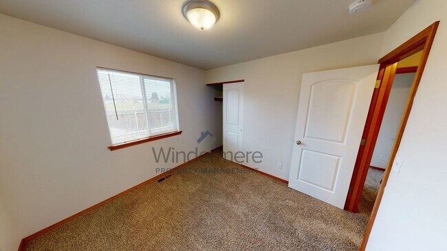 Building Photo - Maria167-2