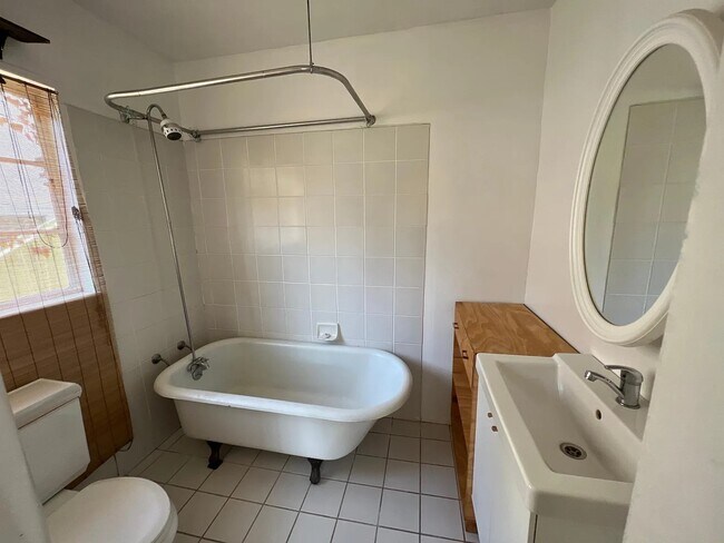 2nd bathroom - 6323 Valley View Rd