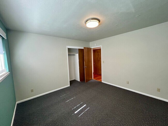 Building Photo - 5166 Graveline Rd