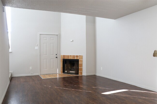 Building Photo - 10001 Westpark Dr