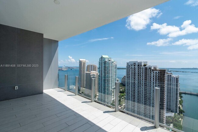 Building Photo - 300 Biscayne Blvd Way