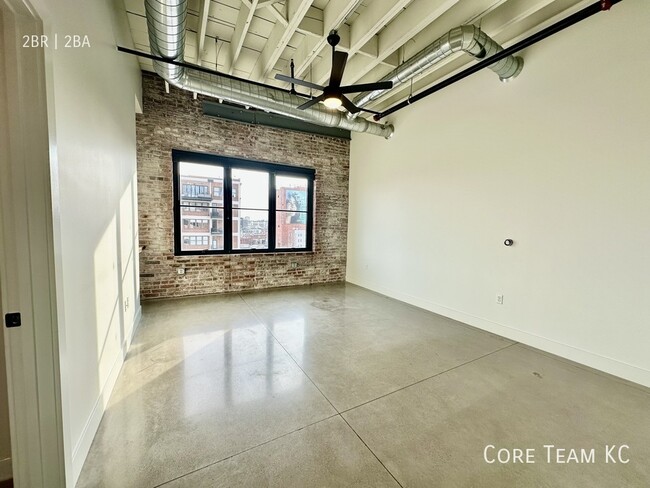 Building Photo - Downtown Penthouse For Rent with Private R...