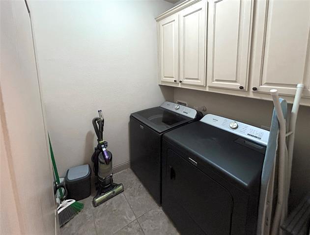 Building Photo - 4252 Riverview Dr