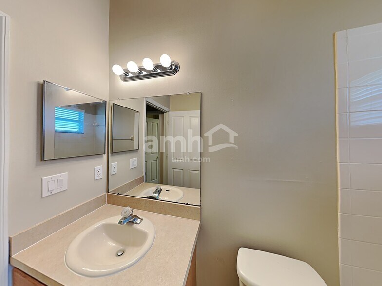 Building Photo - 15452 Osprey Glen Dr