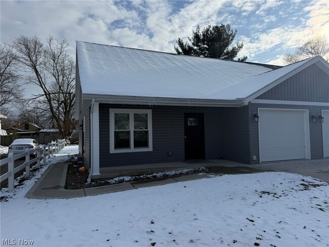 Building Photo - 244 Allen Ln SE