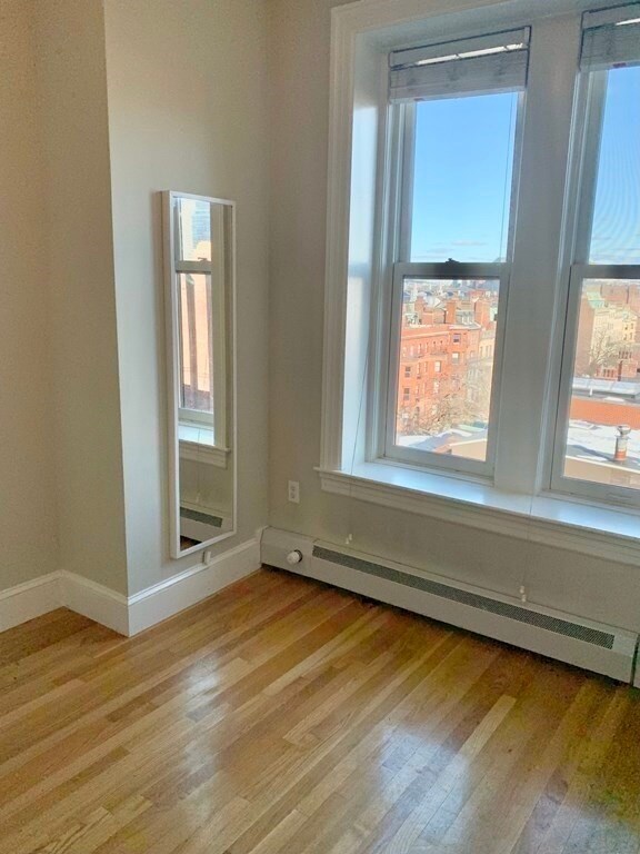 Building Photo - 483 Beacon St