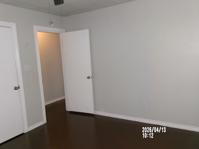 Building Photo - Modern 4-Bedroom Home