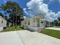 Building Photo - 11500 SW Kanner Hwy