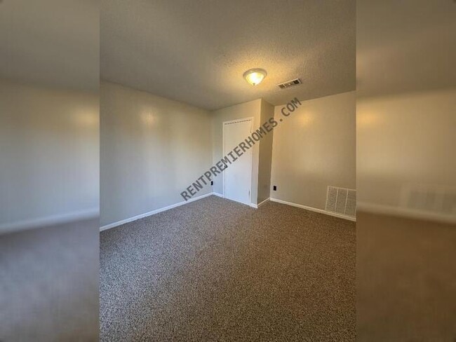 Building Photo - 1216 Green Mountain Dr