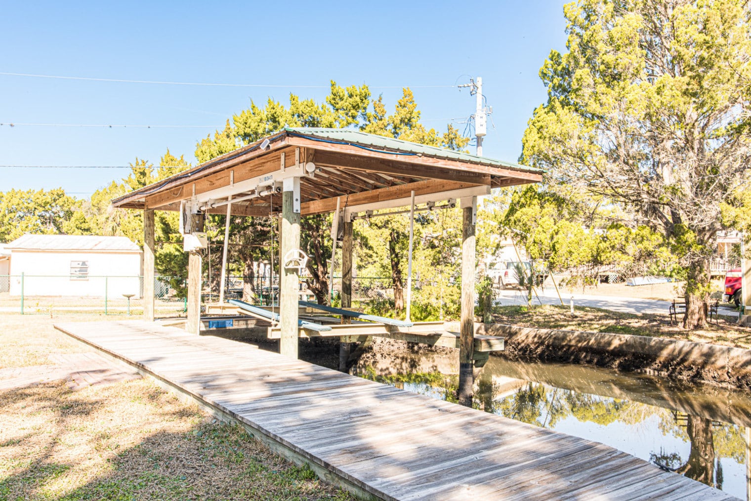 Building Photo - 2247 S Waterman Dr