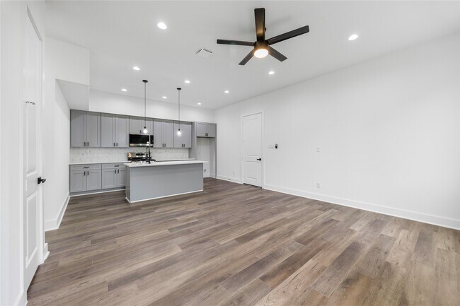 Building Photo - 6804 Arabella St
