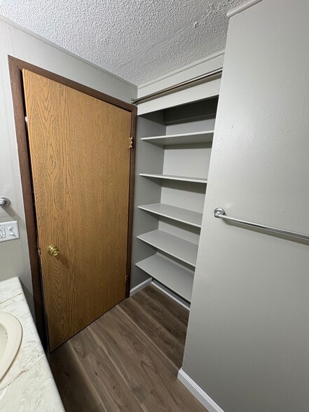 Building Photo - 310 S Pike St