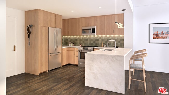 Building Photo - 549 S Harvard Blvd