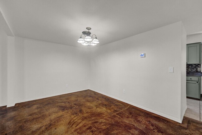 Building Photo - Townhome for Lease!