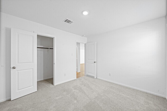 Building Photo - 3033 Dawn Sound Dr