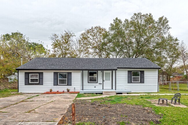 Building Photo - 4909 Higgins St