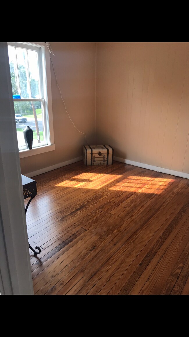 Beautiful Original Hardwood Floors - 800 Shelby Ave