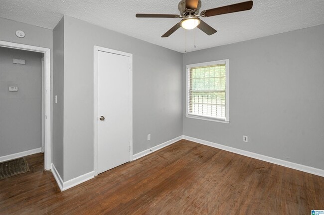 Building Photo - 328 Beta St