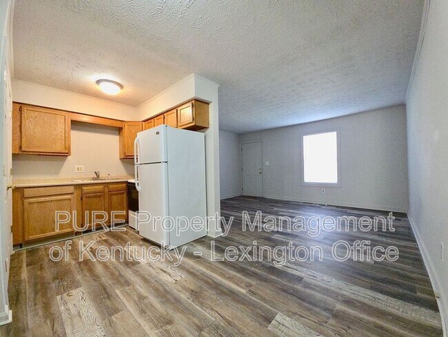 Building Photo - 164 Landings Dr