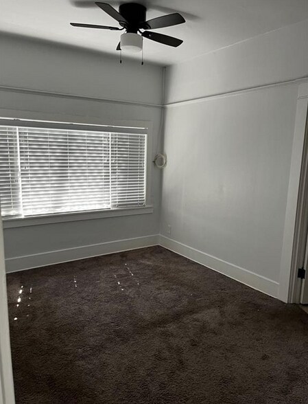 Building Photo - 521 Olive Ave