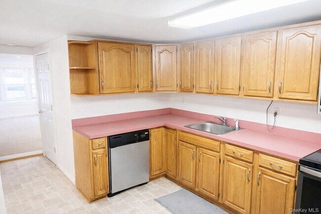 Building Photo - 178 Adirondack Dr