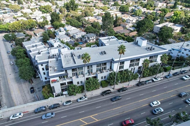 Building Photo - 4111 W Sunset Blvd
