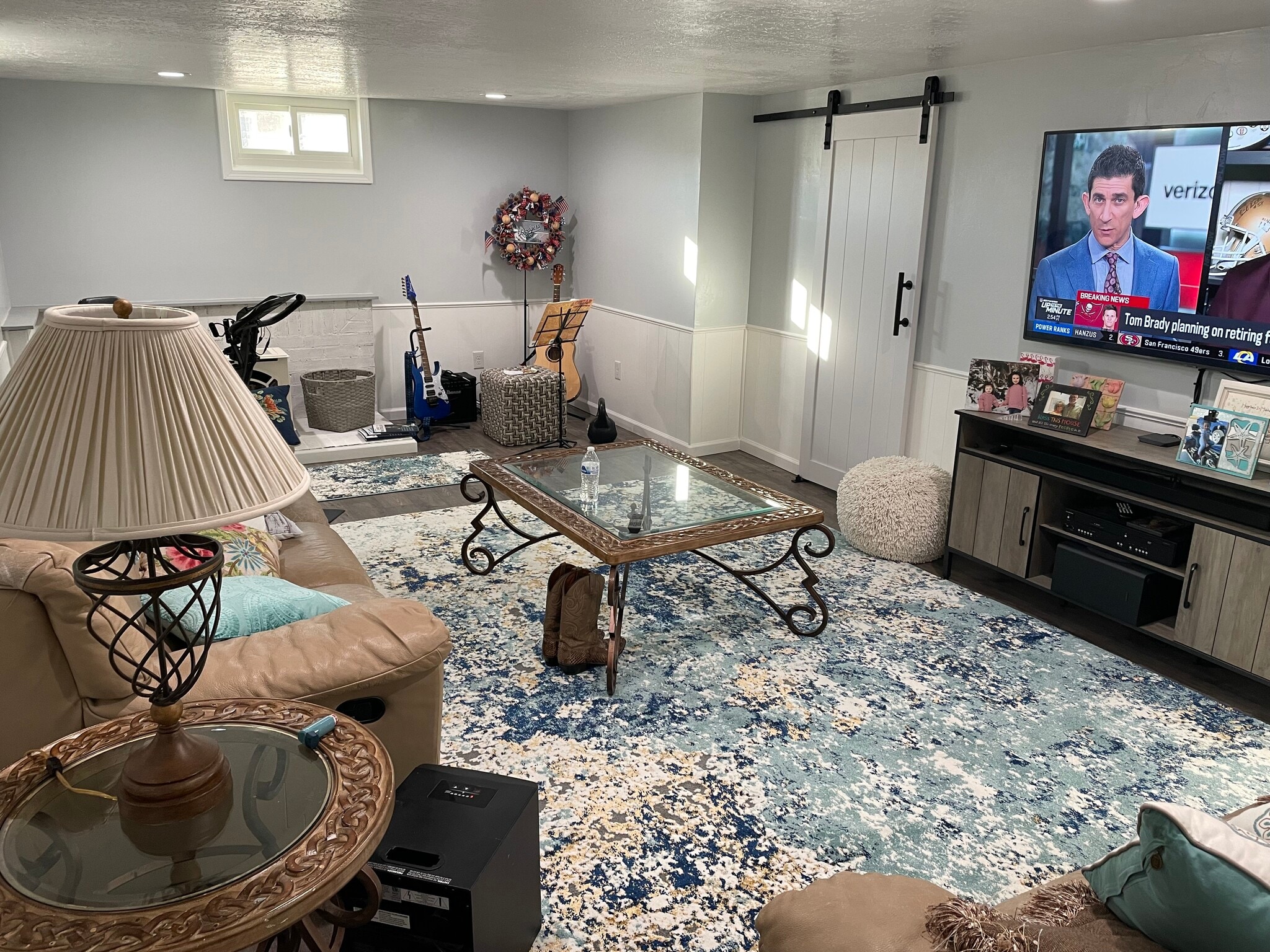 Living room - 268 E 9000 S